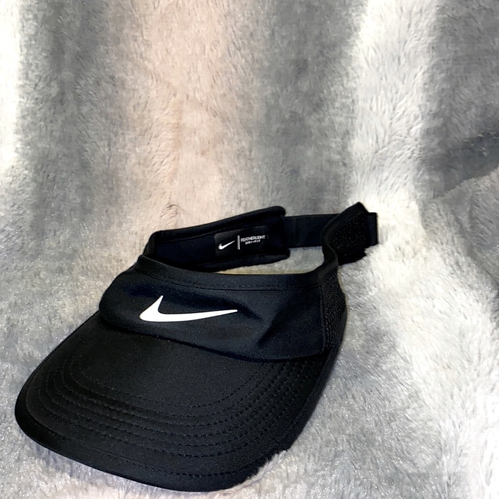 Cute tennis hat!